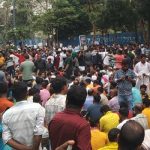 উপদেষ্টা মাহফুজের মাথায় বোতল নিক্ষেপ, অভিযুক্তকে খুঁজছে পুলিশ